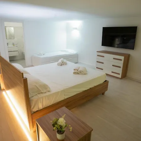 Il Miracolo Luxury House 4* ナポリ